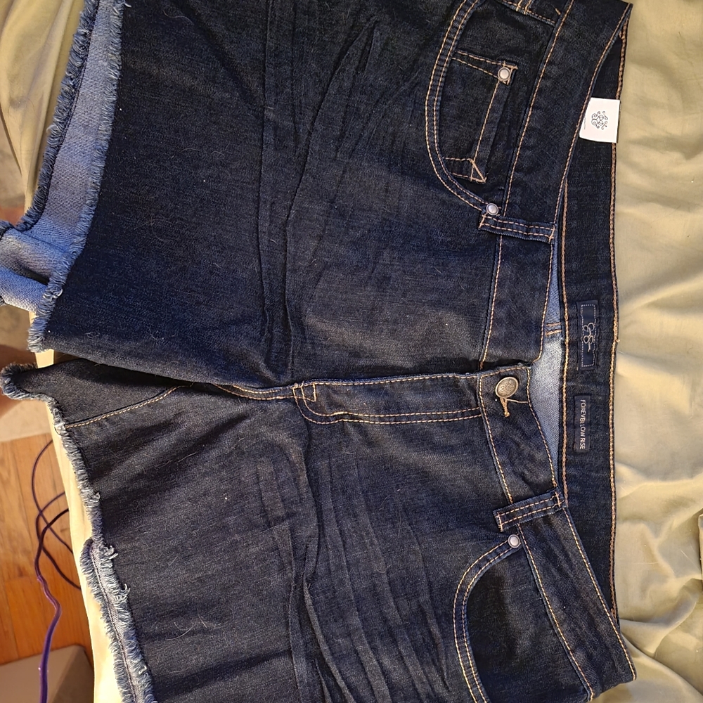 Jessica Simpson short shorts